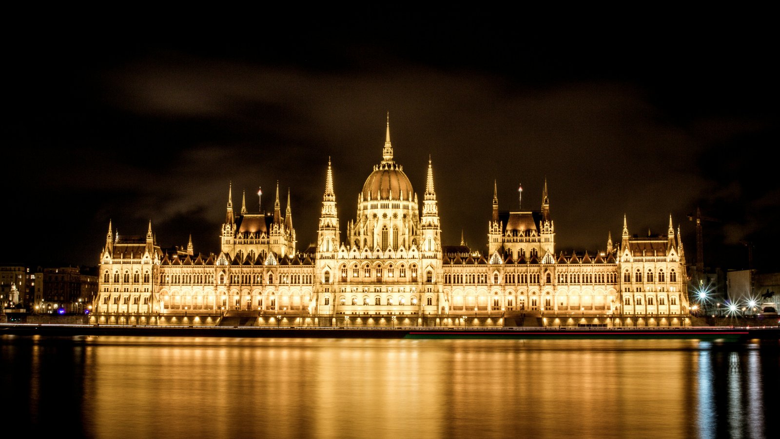 Hungarian elections: EU leaders praise Péter Magyar’s decisive victory over right-wing Viktor Orbán